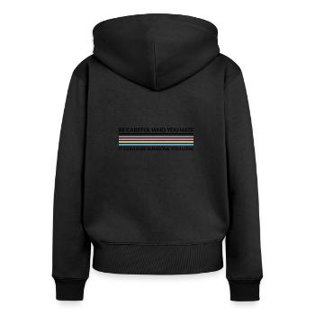 Attention, qui déteste - LGBTQ Polygenre - Sweat à capuche zippé Premium bio Femme - noir - Dos - Julia (174cm)