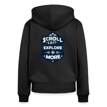 Weniger scrollen, mehr entdecken - Frauen Premium Bio Zip Hoodie - Schwarz - Hinten - Julia (174cm)