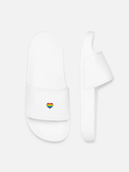 Herz mit Pride-Regenbogenstreifen - Kinder Badelatschen - Weiß
