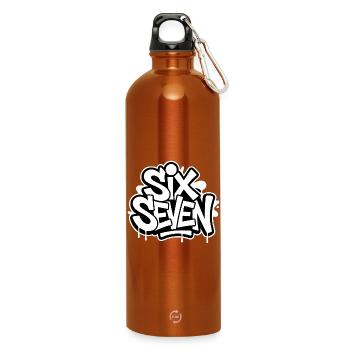 Six Seven 67 – lustige Gen Alpha Memes - Trinkflasche mit Karabiner 750 ml - Orange - Vorne