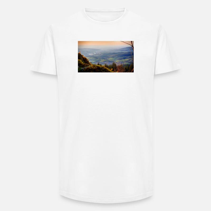 Abendpanorama Berglandschaft - Long Fit Männer T-Shirt - Weiß