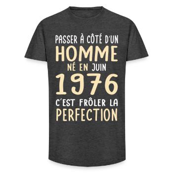 Anniversaire 50 ans - Né en Juin 1976 - T-shirt coupe longue homme - charbon - Devant - AI Model Male 185 light (185cm)