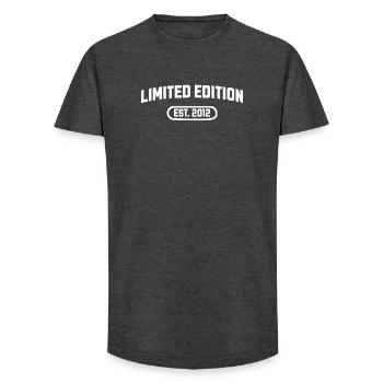 Limited Edition 2012 Geburtstag - Long Fit Männer T-Shirt - Anthrazit - Vorne - AI Model Male 185 light (185cm)