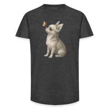 Chihuahua Hund blickt auf Schmetterling - Long Fit Männer T-Shirt - Anthrazit - Vorne - AI Model Male 185 light (185cm)