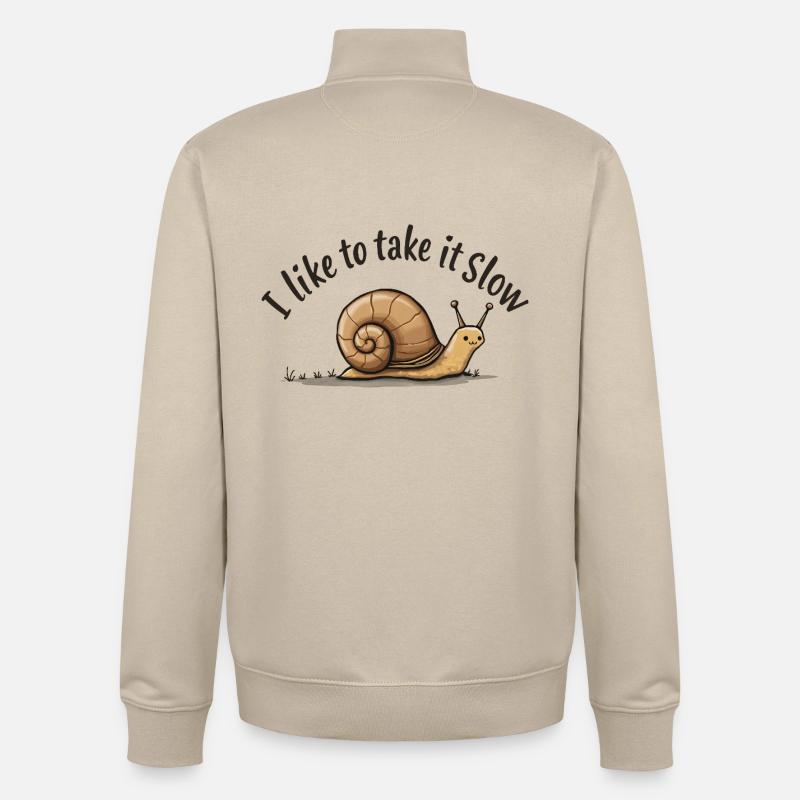 Langsame Schnecke „Nimm es langsam“ - Unisex Organic Zip Sweatshirt von Stanley/Stella - Cremebeige