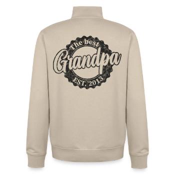 The Best Grandpa since 2013 - Unisex Organic Zip Sweatshirt von Stanley/Stella - Cremebeige - Hinten - AI Model Male 185 dark (185cm)