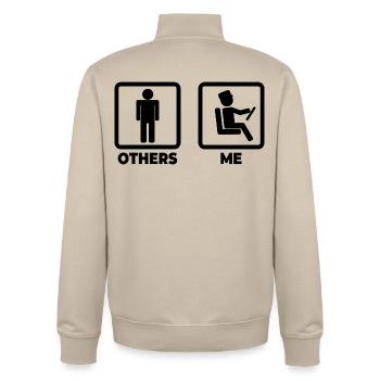 Busfahrer - Unisex Organic Zip Sweatshirt von Stanley/Stella - Cremebeige - Hinten - AI Model Male 185 dark (185cm)