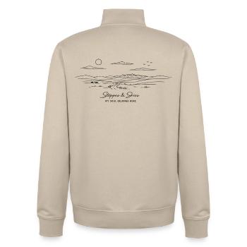 Steppes & Skies: Kasachstan Steppe Minimalist - Unisex Organic Zip Sweatshirt von Stanley/Stella - Cremebeige - Hinten - AI Model Male 185 dark (185cm)