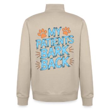 Vet Tech My Patients Bark Animal Care Professional - Unisex Organic Zip Sweatshirt von Stanley/Stella - Cremebeige - Hinten - AI Model Male 185 dark (185cm)