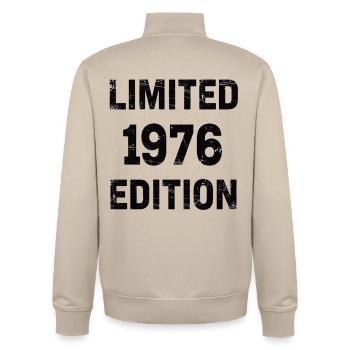 Édition limitée 1976 Vintage Used Look Birthday - Sweat zippé unisexe en coton bio Stanley/Stella - beige crème - Dos - AI Model Male 185 dark (185cm)