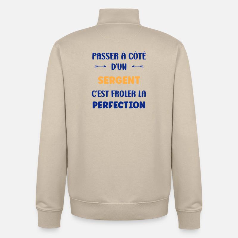 Sergeant - Unisex Organic Zip Sweatshirt by Stanley/Stella - desert dust