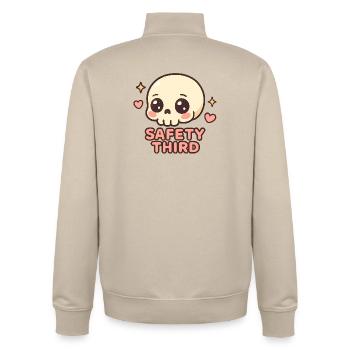 Safety Third Totenkopf Lustig Safety Third - Unisex Organic Zip Sweatshirt von Stanley/Stella - Cremebeige - Hinten - AI Model Male 185 dark (185cm)