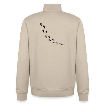 fussabdruecke_kommt - Unisex Organic Zip Sweatshirt von Stanley/Stella - Cremebeige - Hinten - AI Model Male 185 dark (185cm)