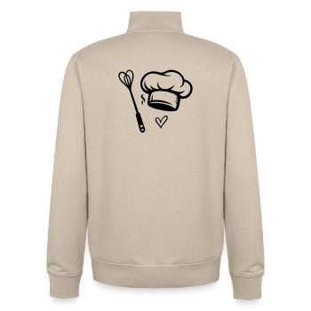 Kochmütze & Herz- Schneebesen - Kochen mit Liebe - Unisex Organic Zip Sweatshirt von Stanley/Stella - Cremebeige - Hinten - AI Model Male 185 dark (185cm)