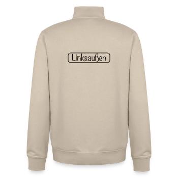 Linksaußen Schriftzug (Schwarz) - Unisex Organic Zip Sweatshirt von Stanley/Stella - Cremebeige - Hinten - AI Model Male 185 dark (185cm)