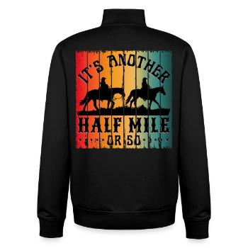ES IST NOCH EINE HALBE MEILE ODER SO - Unisex Organic Zip Sweatshirt von Stanley/Stella - Schwarz - Hinten - AI Model Male 185 light (185cm)