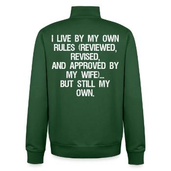 I live by my own rules reviewed revised and - Sweat zippé unisexe en coton bio Stanley/Stella - vert bouteille - Dos - AI Model Male 185 dark (185cm)