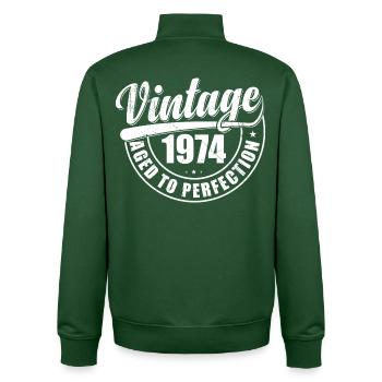Geburtstagsgeschenk 1974 Jahrgang 1974 Retro 1974 - Unisex Organic Zip Sweatshirt von Stanley/Stella - Flaschengrün - Hinten - AI Model Male 185 dark (185cm)