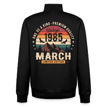 Geschenk März 1985, geboren im März 1985 - Unisex Organic Zip Sweatshirt von Stanley/Stella - Schwarz - Hinten - AI Model Male 185 light (185cm)