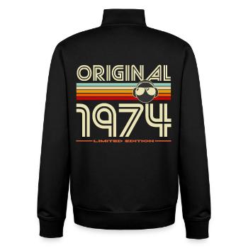 Originale Retro-Edition von 1974 - Unisex Organic Zip Sweatshirt von Stanley/Stella - Schwarz - Hinten - AI Model Male 185 light (185cm)