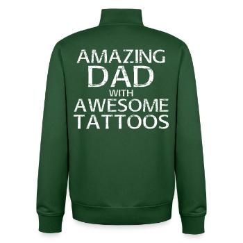 Getinte und großartige tätowierte Papa-Lustige Vater-Geschenke - Unisex Organic Zip Sweatshirt von Stanley/Stella - Flaschengrün - Hinten - AI Model Male 185 dark (185cm)