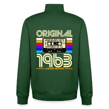 Originale Retro-Kassettenkassette von 1963, limitierte Ausgabe - Unisex Organic Zip Sweatshirt von Stanley/Stella - Flaschengrün - Hinten - AI Model Male 185 dark (185cm)