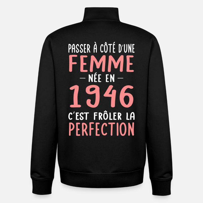 Geboren 1946 – Perfektion nahe - Unisex Organic Zip Sweatshirt von Stanley/Stella - Schwarz