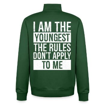 Je suis le plus jeune, les règles ne s’appliquent pas à moi - Sweat zippé unisexe en coton bio Stanley/Stella - vert bouteille - Dos - AI Model Male 185 dark (185cm)