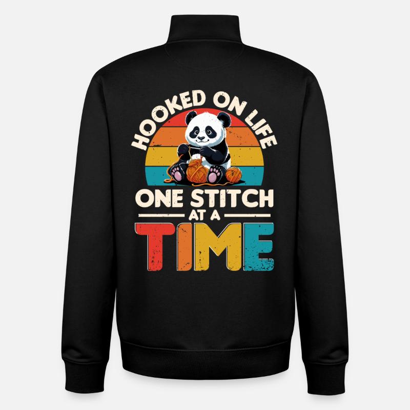 Häkeln Stricken One Stitch At A Time - Unisex Organic Zip Sweatshirt von Stanley/Stella - Schwarz