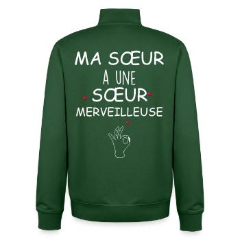Meine Schwester hat eine wundervolle Schwester - Unisex Organic Zip Sweatshirt von Stanley/Stella - Flaschengrün - Hinten - AI Model Male 185 dark (185cm)