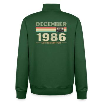 Dezember 1986 Geburtstag Dezember 1986 Dezember - Unisex Organic Zip Sweatshirt von Stanley/Stella - Flaschengrün - Hinten - AI Model Male 185 dark (185cm)