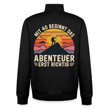 Mit 40 beginnt das Abenteuer - Unisex Organic Zip Sweatshirt von Stanley/Stella - Schwarz - Hinten - AI Model Male 185 light (185cm)