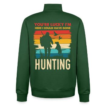 Hunting Humor Silhouette am Sunset - Unisex Organic Zip Sweatshirt von Stanley/Stella - Flaschengrün - Hinten - AI Model Male 185 dark (185cm)