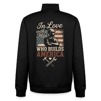 Amoureuse d’un homme qui construit l’Amérique - Sweat zippé unisexe en coton bio Stanley/Stella - noir - Dos - AI Model Male 185 light (185cm)