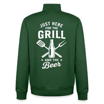 JUST HERE FOR THE GRILL AND THE Beer Grillmeister - Unisex Organic Zip Sweatshirt von Stanley/Stella - Flaschengrün - Hinten - AI Model Male 185 dark (185cm)
