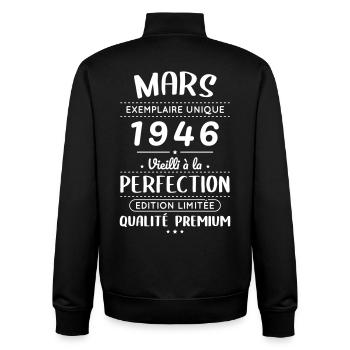 80. Jubiläum – März 1946 Perfektion - Unisex Organic Zip Sweatshirt von Stanley/Stella - Schwarz - Hinten - AI Model Male 185 light (185cm)