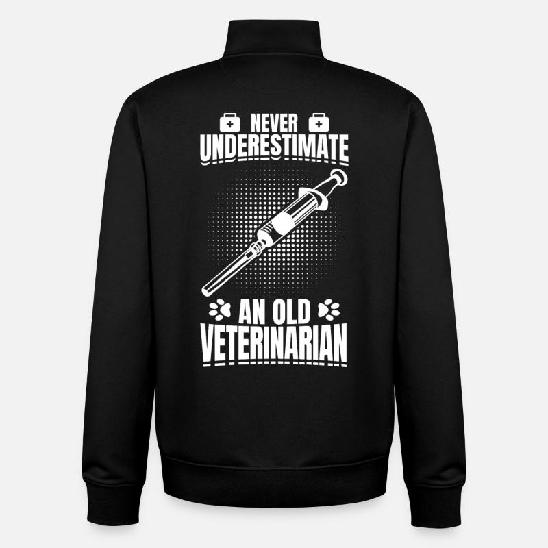 Never Underestimate An Old Veterinarian - Unisex Organic Zip Sweatshirt by Stanley/Stella - black