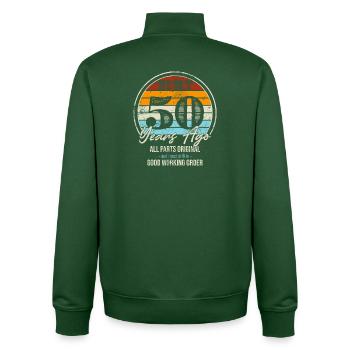 Vor fünfzig Jahren Alle Teile original - Unisex Organic Zip Sweatshirt von Stanley/Stella - Flaschengrün - Hinten - AI Model Male 185 dark (185cm)