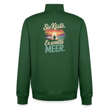 Sie Küste Er Wollte Meer Strand Liebe Welle Surfer - Unisex Organic Zip Sweatshirt von Stanley/Stella - Flaschengrün - Hinten - AI Model Male 185 dark (185cm)
