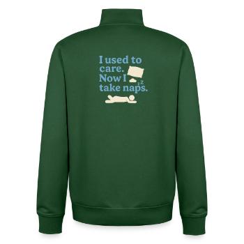 Früher war es mir egal, jetzt mache ich ein Nickerchen – lustige Sprüche - Unisex Organic Zip Sweatshirt von Stanley/Stella - Flaschengrün - Hinten - AI Model Male 185 dark (185cm)