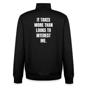 Es braucht mehr als nur Aussehen, um mich zu interessieren - Unisex Organic Zip Sweatshirt von Stanley/Stella - Schwarz - Hinten - AI Model Male 185 light (185cm)