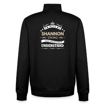 Es ist ein Shannon Thing Nachnamengeschenk - Unisex Organic Zip Sweatshirt von Stanley/Stella - Schwarz - Hinten - AI Model Male 185 light (185cm)