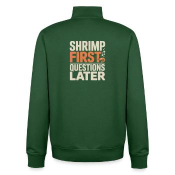Garnelen zuerst | Aquarium Humor - Unisex Organic Zip Sweatshirt von Stanley/Stella - Flaschengrün - Hinten - AI Model Male 185 dark (185cm)