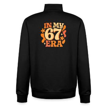 Dans mon anniversaire d’humour italien de cerveau pourri de l’ère 67 - Sweat zippé unisexe en coton bio Stanley/Stella - noir - Dos - AI Model Male 185 light (185cm)