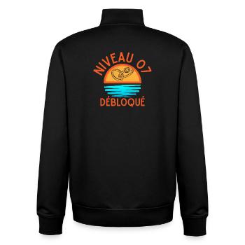 Level 07 freigeschaltet, fröhlich und leuchtend gestaltet - Unisex Organic Zip Sweatshirt von Stanley/Stella - Schwarz - Hinten - AI Model Male 185 light (185cm)