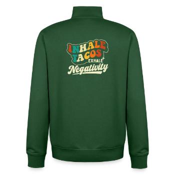 Tacos einatmen Ausatmen Negativität Zitat - Unisex Organic Zip Sweatshirt von Stanley/Stella - Flaschengrün - Hinten - AI Model Male 185 dark (185cm)