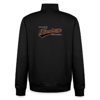 Ich habe mich in Hamburg verlaufen und es geliebt - Unisex Organic Zip Sweatshirt von Stanley/Stella - Schwarz - Hinten - AI Model Male 185 light (185cm)