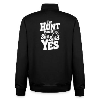 The Hunt is Over She Said Yes - Sweat zippé unisexe en coton bio Stanley/Stella - noir - Dos - AI Model Male 185 light (185cm)