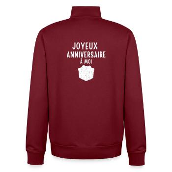 Cadeau d'Anniversaire Personnalisé - Sweat zippé unisexe en coton bio Stanley/Stella - bordeaux - Dos - AI Model Male 185 dark (185cm)