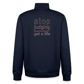 stop judging - Unisex Organic Zip Sweatshirt von Stanley/Stella - Navy - Hinten - AI Model Male 185 light (185cm)